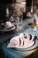 Georgeous wedding table setting. Wedding Decor.