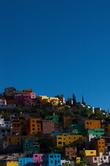 Obraz premium buildings_colors_sky_blue