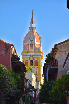 Edificacion del centro historico de cartagena de indias, baluarte historico de la ciudad vieja