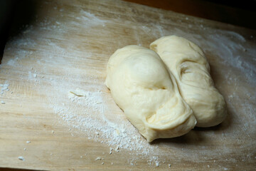 パン作り　二次発酵に向けて切り分け