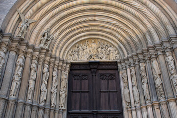 Fürstenportal (Princes' Portal) of the Bamberg Cathedral in Bavaria in Germany, with the Last Judgment depicted in the tympanum (13th century)