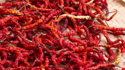 Fototapeta premium dried red chili background to dry