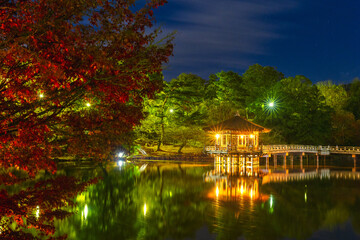 秋の奈良公園 浮見堂 長時間露光(奈良県奈良市)