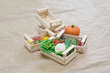 Aliments miniatures - cagettes fruits et légumes du marché