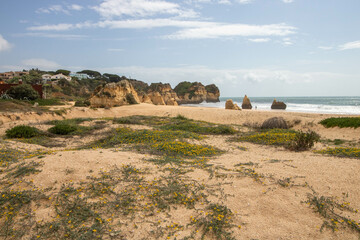 Praia dos Tres Irmaos an der Algarve
