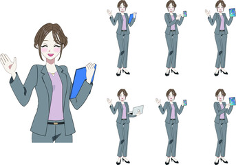 手を添えて説明する若い黒髪の女性