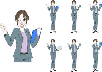 手を添えて説明する若い黒髪の女性