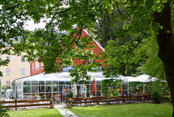 Park im Frühling in der Kurs Stadt Bad Elster, Sachsen
