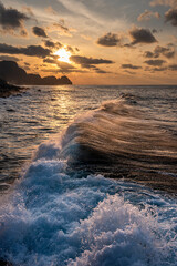 울릉도 노을과 파도