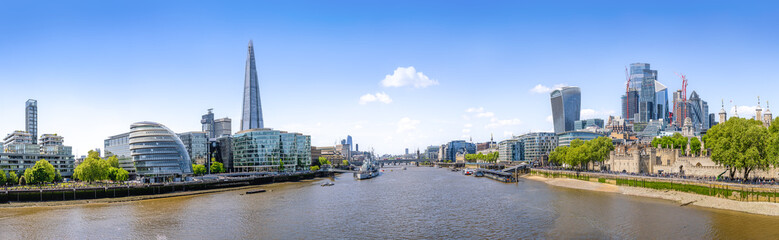 panoramic view at london from the tower bridge - obrazy, fototapety, plakaty