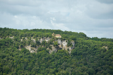 maison isolée