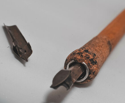 Cork nib holder and bold nib for calligraphy