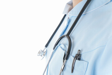 ナース服を着た若い女性看護師