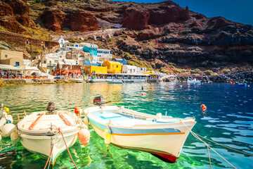 Fototapeta na wymiar Amoudi bay, Santorini, Greece