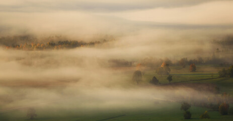 Fototapeta na wymiar Misty autumn morning in the countryside