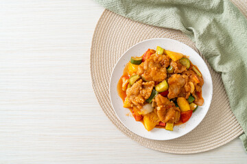 Stir fried sweet and sour sauce with pork
