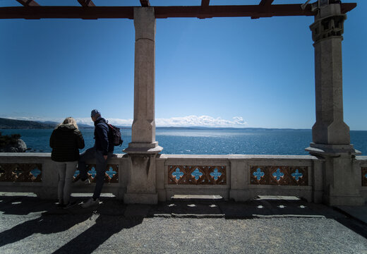 Golfo di Trieste panorama con tutti i paesi, fino a Muggia, Capodistria, Isola d'Istria e Pirano, in una bellissima giornata di sole dell'Adriatico