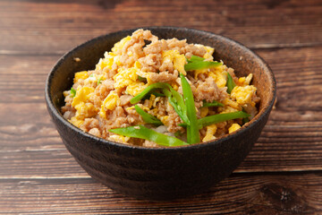 鶏そぼろ丼