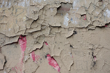 Plusieurs couches de peinture qui s'écaillent