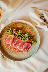 tuna with asparagus