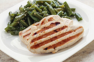 Grilled turkey steak with green bean