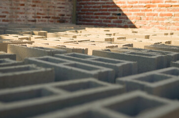 Ladrillos y bloques de arena artesanales
