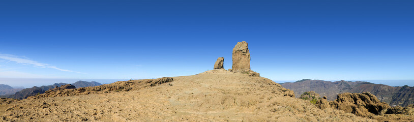 Panoramic view of Roque Nublo upon the barren mountaintop