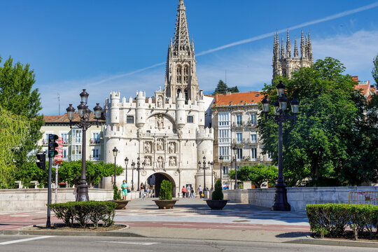 Medieval gate and arch of Santa Maria, burgos, castilla y leon, spain.