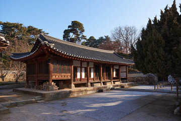 Yungneung and Geolleung Royal Tombs is the tomb of the king of the Joseon Dynasty. It is a building for ancestral rites.

