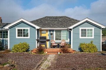 Fototapeta na wymiar Small home near the coast Oregon.