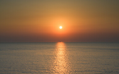 日本海　春の夕景