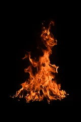 Keuken spatwand met foto Vuurvlam branden en vuur gloeien op zwarte achtergrond. © Volodymyr