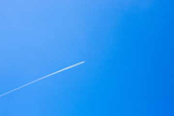 飛行機と飛行機雲