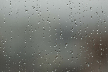 窓ガラスに付いた雨粒