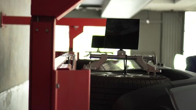 Service of alignment and balancing of a car with high technology machinery