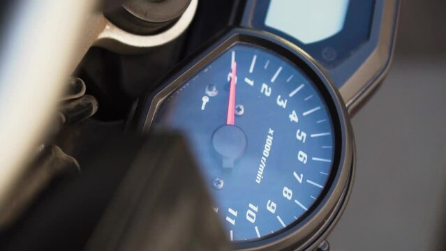 Revolution counter of a big motorcycle