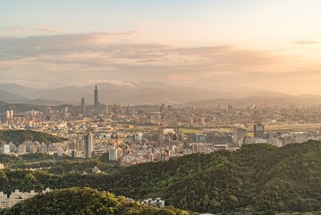 Fototapeta na wymiar Taipei, Taiwan city skyline during the sunset.