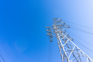 青空と鉄塔