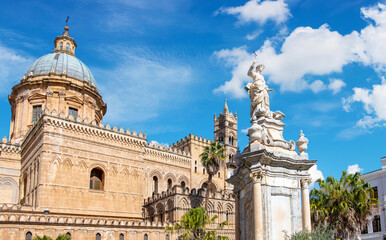 Fototapeta na wymiar The Cathedral of Maria Santissima Assunta in Palermo, Italy