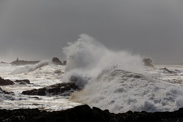 Stormy breaking wave splash