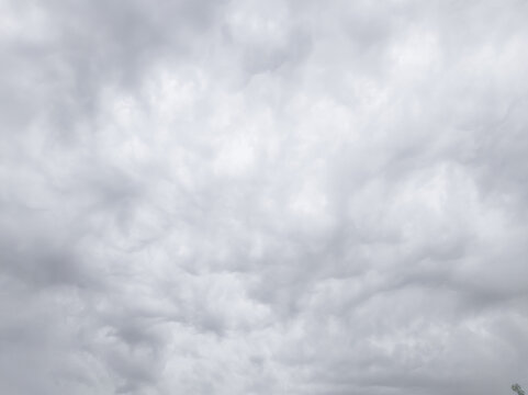 heller, lichter grauer Himmel, Hintergrund Textur
