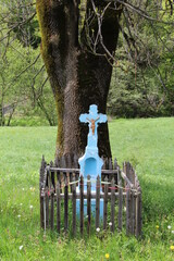 Przydrożny krzyż, kapliczka w Bieszczadach, Żłobek maj 2020 rok