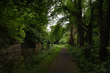 the tow path of the Staffordshire and Worcestershire canal near Stourton