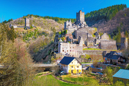 Manderscheider Burgen in der Südeifel, Rheinland-Pfalz, Deutschland