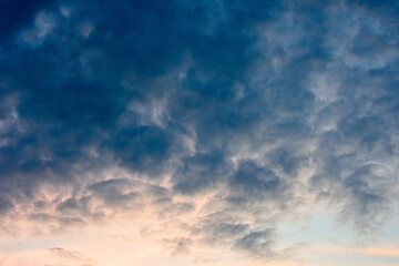 Obraz premium Dramatic sunset as a background