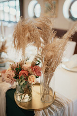 Rustic decoration. Table decoration. Flower decoration for a special occasion.
