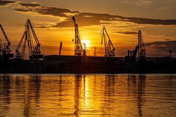 Obraz premium sunset in the harbor