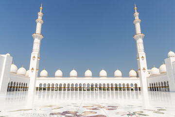 Fototapeta na wymiar Great White Mosque, a large white marble Muslim palace