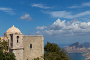 Fototapeta premium Cloud over a city in Sicily seen from a mountain