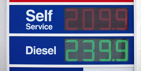 Gas pump prices in Ontario Canada rise and soar to 209.9.9 per liter litre for regular unleaded - obrazy, fototapety, plakaty